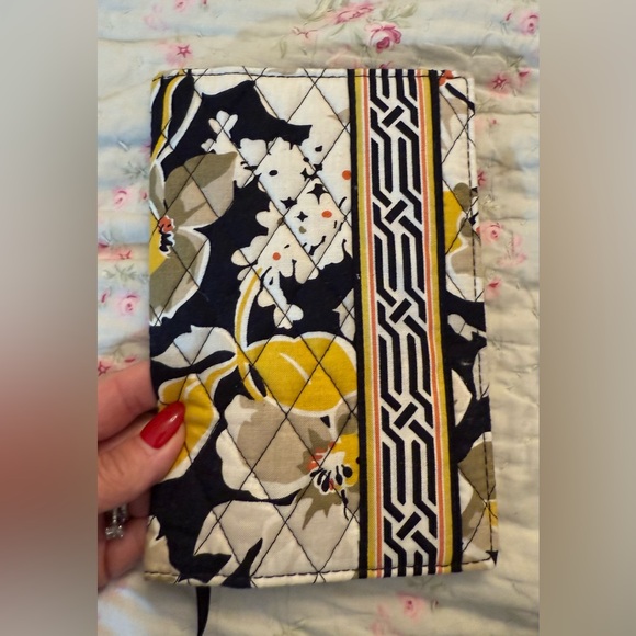 Vera Bradley Accessories - Very Bradley Dogwood Paper Back Cover